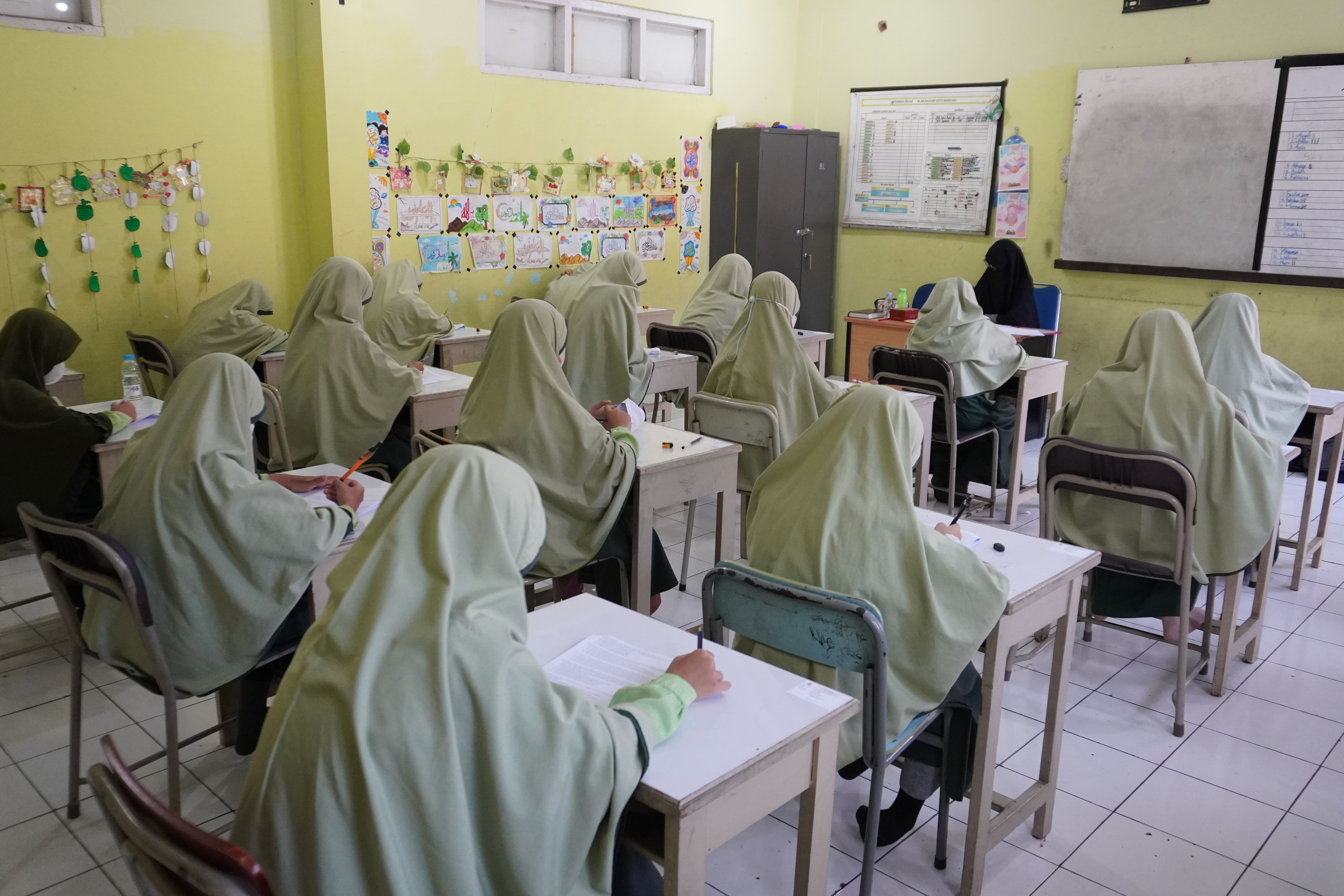 الفصل الدراسي للمدرسة 3
